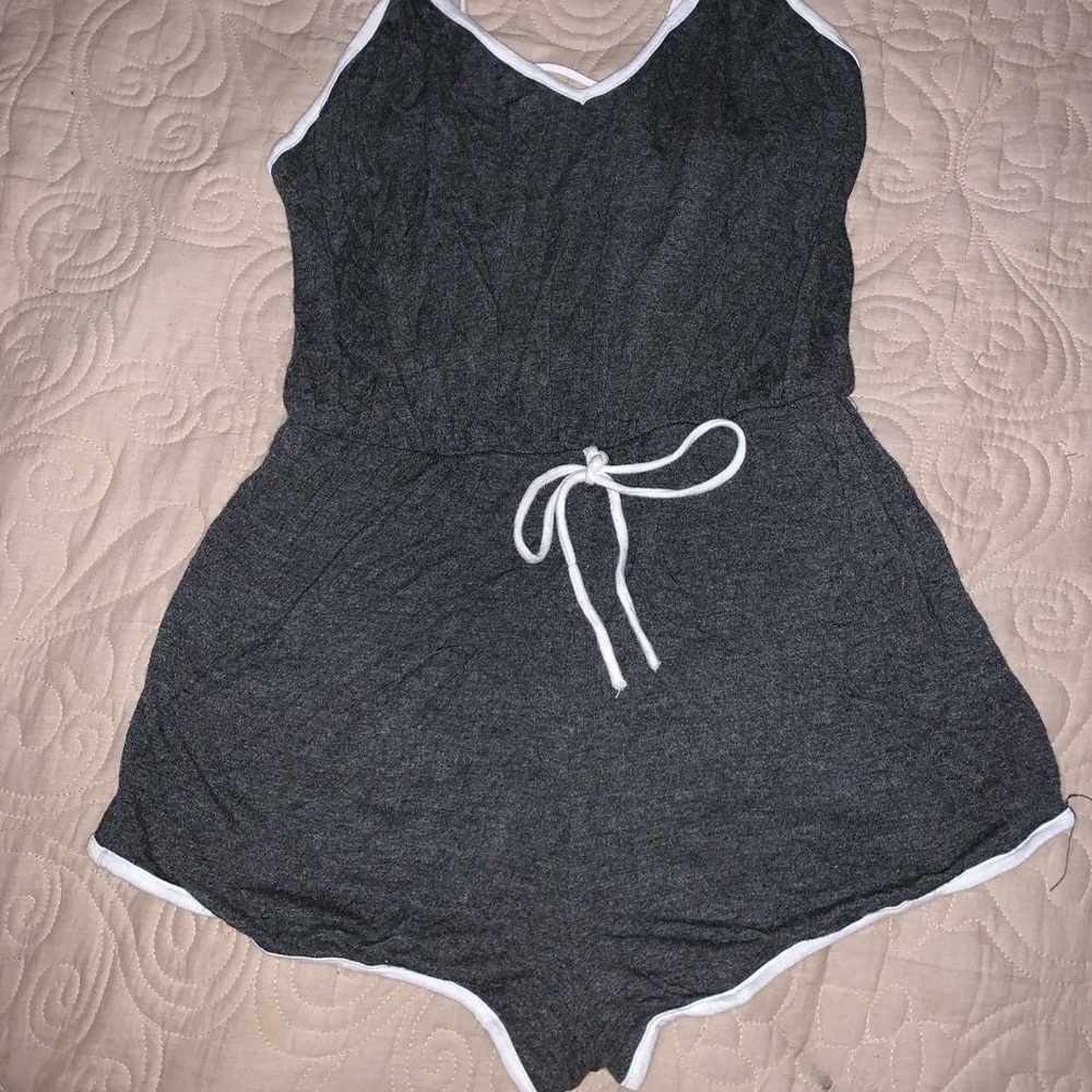 FASHION NOVA ROMPER - Picture 2 of 4
